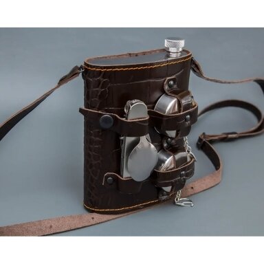 Gertuvės Komplektas Viking Didelė 0,7 L Flashka + taurelės Odinis dėklas Peilis Šakutės Dovana Medžiotojui Žvejui Gertuvės Komplektas Viking Didelė 0,7 L Flashka + taurelės Odinis dėklas Peilis Šakutės Dovana Medžiotojui Žvejui