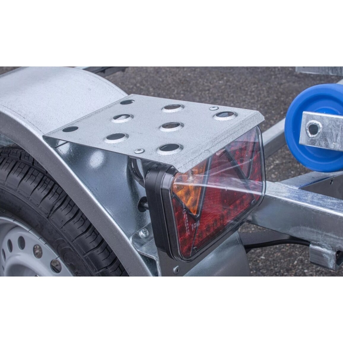Priekaba Valčiai BX750-LW PRO daugiavolė valčių priekaba TIKI 7 Priekaba Valčiai BX750-LW PRO daugiavolė valčių priekaba TIKI 7